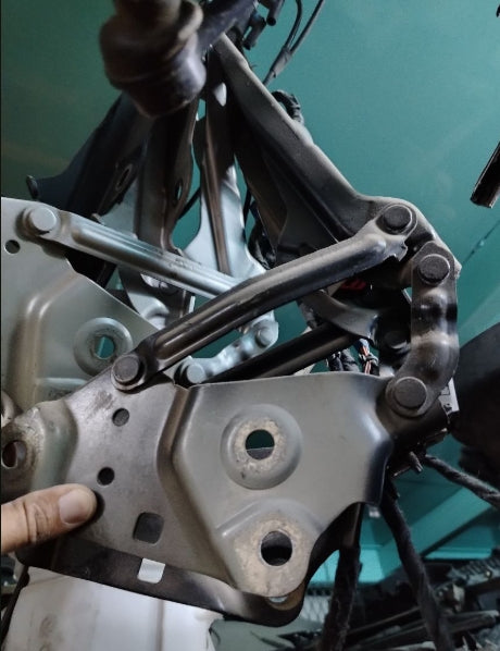 Hood Latch Lock FR3Z-16700-B for Ford Mustang 2015-2024 – قفل غطاء المحرك FR3Z-16700-B لفورد موستانج 2015–2024