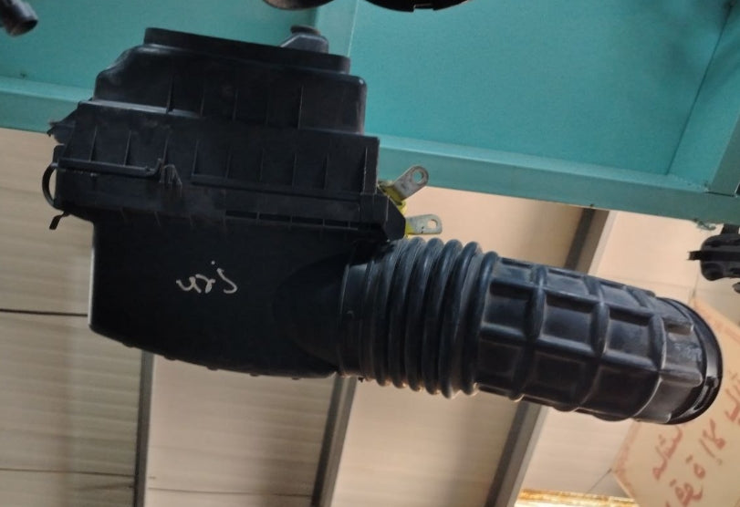 Used Jeep Grand Cherokee & Dodge Durango Engine Air Intake Cleaner Filter Box – علبة فلتر هواء مدخل المحرك مستعملة لجيب جراند شيروكي ودودج دورانجو