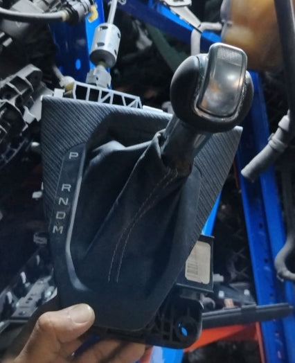 Used 2024–2026 Ford Mustang Automatic Shifter Assembly – مجموعة ناقل حركة أوتوماتيكي مستعملة لفورد موستانج 2024–2026