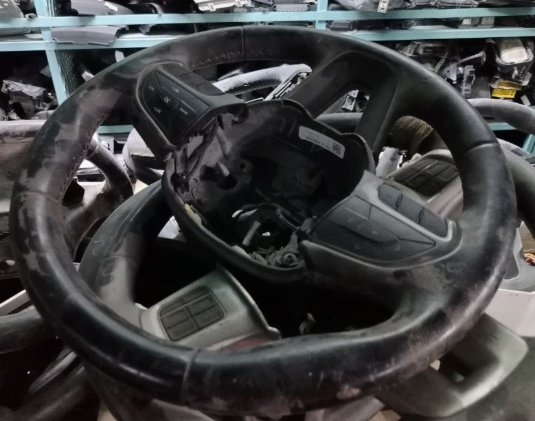Used Dodge Charger & Challenger 2015–2023 Steering Wheel – عجلة قيادة مستعملة لدودج تشارجر وتشالنجر 2015–2023