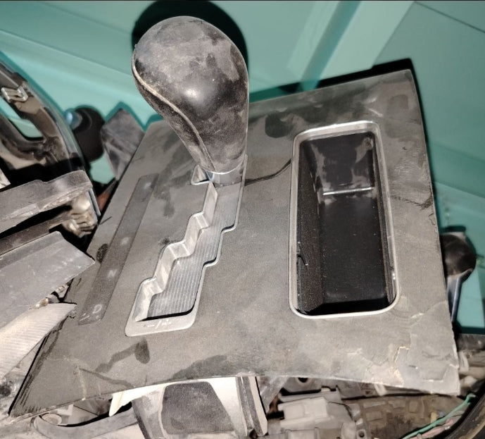 Used 2011–2014 Dodge Charger Gear Shifter – ناقل حركة مستعمل لدودج تشارجر 2011–2014