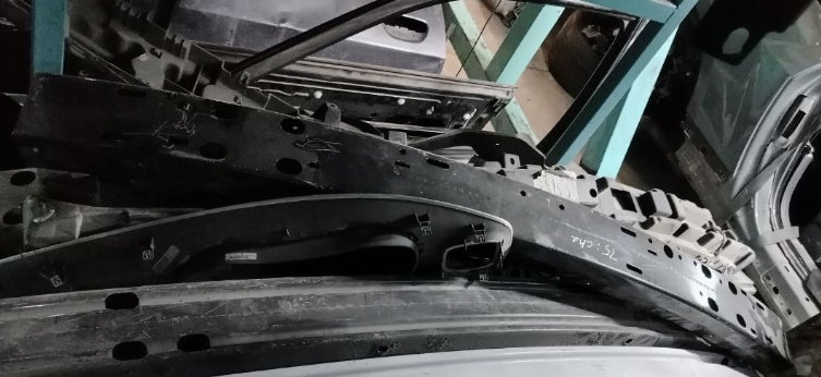 Used Dodge Challenger/Charger 2006–2023 Front Bumper Reinforcement – OEM Steel Impact Bar, دعامة صدام أمامي مستعملة لدودج تشالنجر/تشارجر 2006–2023 – قضيب صلب أصلي لمقاومة الصدمات