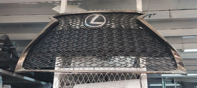 Used OEM Lexus Es f sport Grille 2023 Original شبك أمامي لكزس ES F Sport أصلي مستعمل بدون شعار موديلات 2023