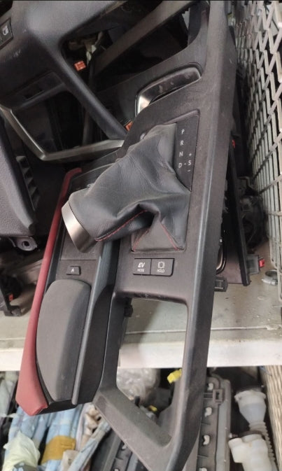 Used Original OEM Gear Shift Knob Assembly for Lexus NX 2020 مقبض ناقل الحركة أصلي مستعمل لكزس NX موديل 2020