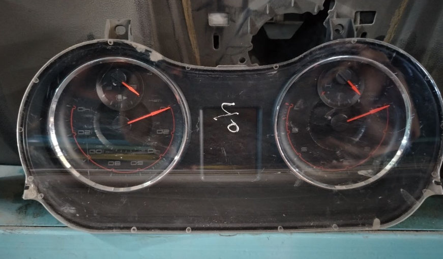 Used 2012–2015 Dodge Charger Speedometer Cluster – OEM Instrument Panel, لوحة عدادات السرعة مستعملة لدودج تشارجر 2012–2015 – لوحة أجهزة أصلية من المصنع