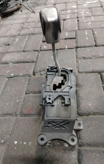 Used Original Lexus RX Manual Gear Shift Assembly (2017) – OEM Genuine قطعة أصلية مستعملة – وحدة ناقل الحركة اليدوي لسيارة لكزس RX (2017)