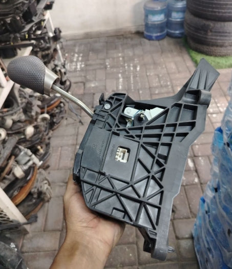 Used Original Lexus RX Manual Gear Shift Assembly 2017-2023 – OEM Genuine قطعة أصلية مستعملة – وحدة ناقل الحركة اليدوي لسيارة لكزس RX 2017-2023