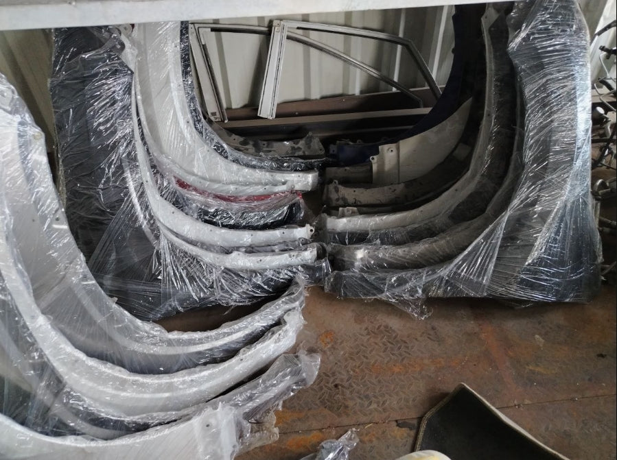 Used Original Lexus ES Front Fender Set (2020-2025) – Left & Right رفارف أمامية لكزس ES موديلات2020-2025 يمين ويسار مستعملة أصلية