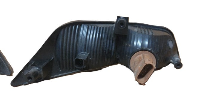 Used Ford Mustang 2015–2017 Front Bumper Signal Parking Light Bulb Pair – زوج لمبات إشارة وضوء موقف أمامي مستعملة لفورد موستانج 2015–2017