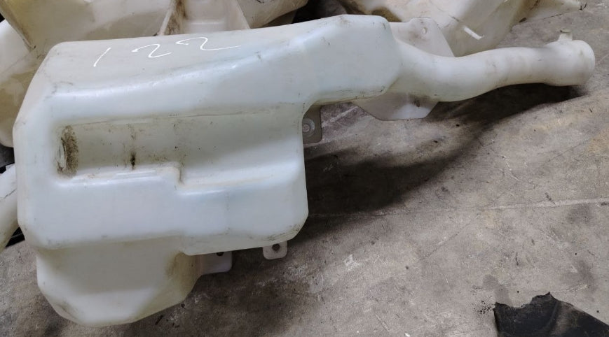 Used Ford Mustang 2018-2022 Washer Water Tank – Windshield Reservoir, خزان مياه المساحات مستعمل لفورد موستانج 2018–2022 – خزان الزجاج الأمامي