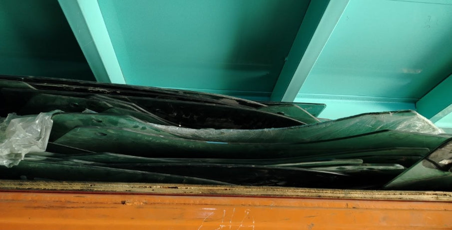 Used 2016–2024 Chevrolet Camaro Driver & Passenger Door Window Glass Tint 1 piece - زجاج نوافذ الأبواب الأمامية والخلفية للسائق والراكب شيفروليه كمارو 2016–2024 المستخدم – بطلاء مظلل