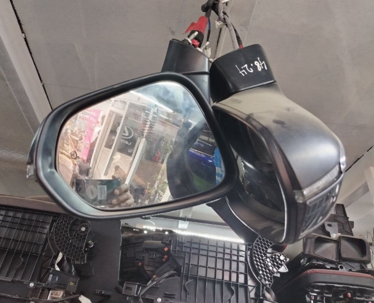 Used Original Lexus NX Side Mirror Glass (Left or Right, Single Piece) 2015–2020 – OEM Genuine قطعة أصلية مستعملة – زجاج مرآة جانبية لكزس NX (يسار أو يمين – قطعة واحدة) موديلات 2015–2020