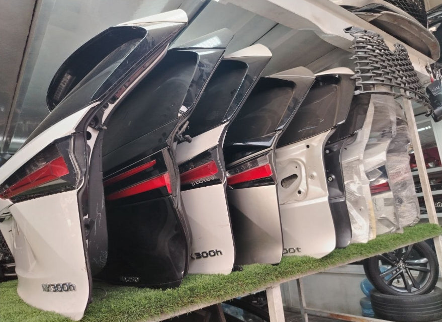 Used Original Lexus RX Tailgate Lid (2016–2021) – OEM Genuine باب شنطة خلفي أصلي مستعمل لكزس RX 2016–2021 – OEM قطعة واحدة