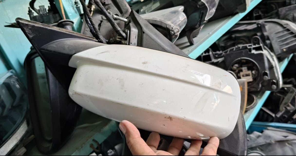 Used Dodge Charger 2013 to 19 Side Mirror – (1 Piece) - مرآة جانبية مستعملة لدودج تشارجر 2013 إلى 2019 – قطعة واحدة