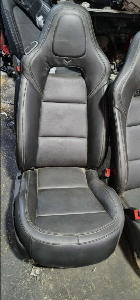 Used Chevrolet Corvette 2017 Front Seats – Driver & Passenger Side, مقاعد أمامية مستعملة لشفروليه كورفيت 2017 – جهة السائق والراكب