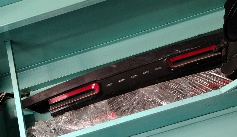 Used Dodge Challenger 2015-2023 Taillight – ضوء خلفي مستعمل لدودج تشالنجر 2015–2023