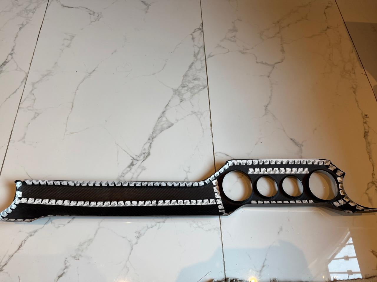 Really carbon fiber Ford Mustang Dashboard 2018+طبلون فورد موستنج كاربون فايبر اصلي