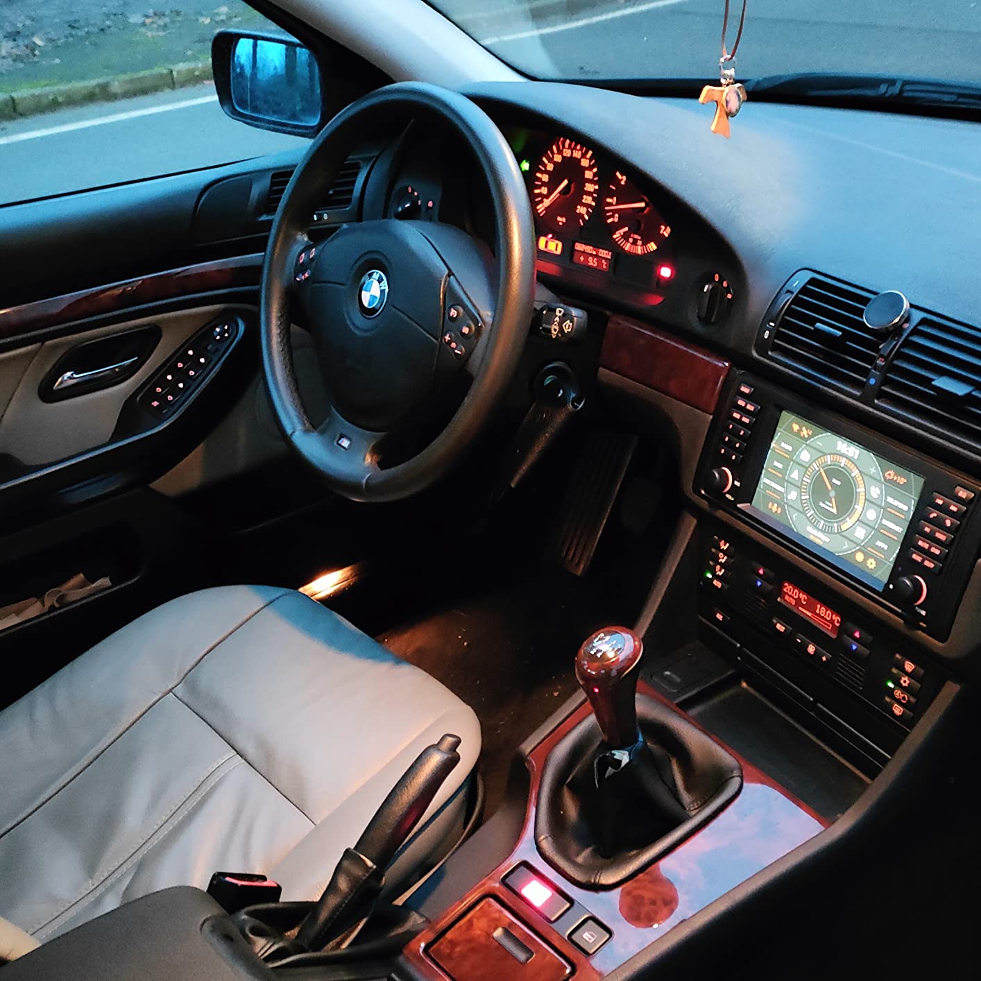 1995-2002 BMW 5 Series E39 headunit شاشة ملتيميديا بي ام دبليو الفئة الخامسة ضمان سنتين