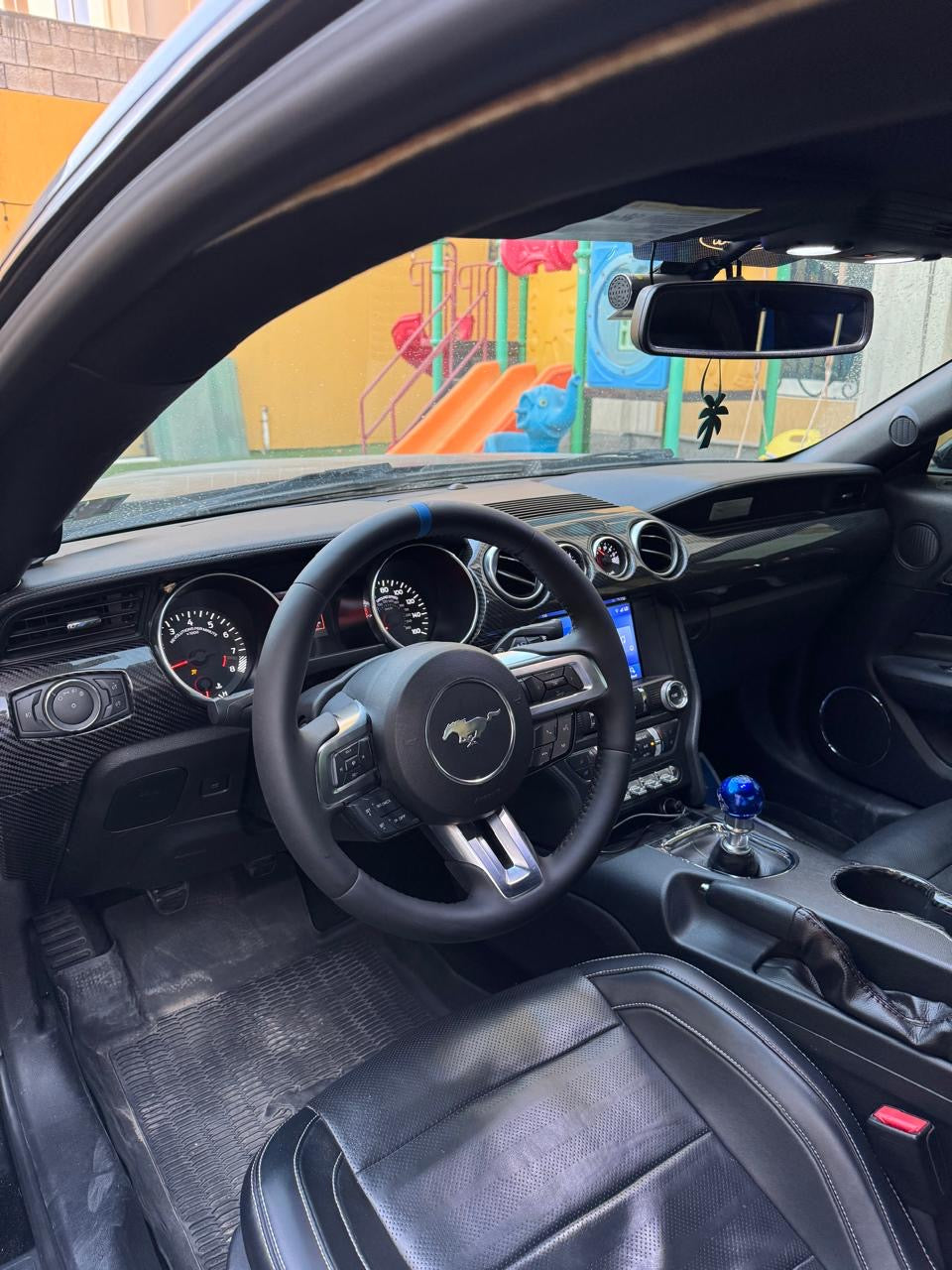 Really carbon fiber Ford Mustang Dashboard 2018+طبلون فورد موستنج كاربون فايبر اصلي