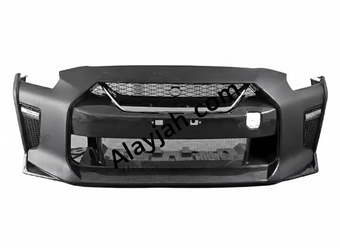OEM-Style Carbon Fiber Half Body Kit – Front Bumper Lip with Exhaust Cut-Outs for Nissan GTR R35 (2013–2019) طقم هيكل نصف أمامي من ألياف الكربون بتصميم OEM – شفرة صدام أمامي مع فتحات عادم لسيارة نيسان GTR R35 (2013–2019)