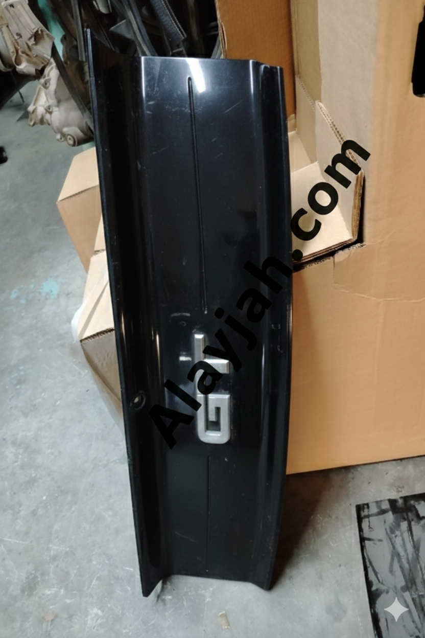 Used Ford Mustang 2018 to 2023 GT 8-Cylinder Rear Trunk Panel - مستعمل لوحة صندوق خلفي فورد موستانج GT 8 سلندر 2018 إلى 2023
