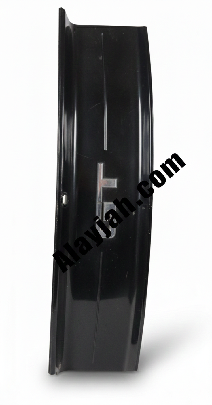 Used Ford Mustang 2018 to 2023 GT 8-Cylinder Rear Trunk Panel - مستعمل لوحة صندوق خلفي فورد موستانج GT 8 سلندر 2018 إلى 2023