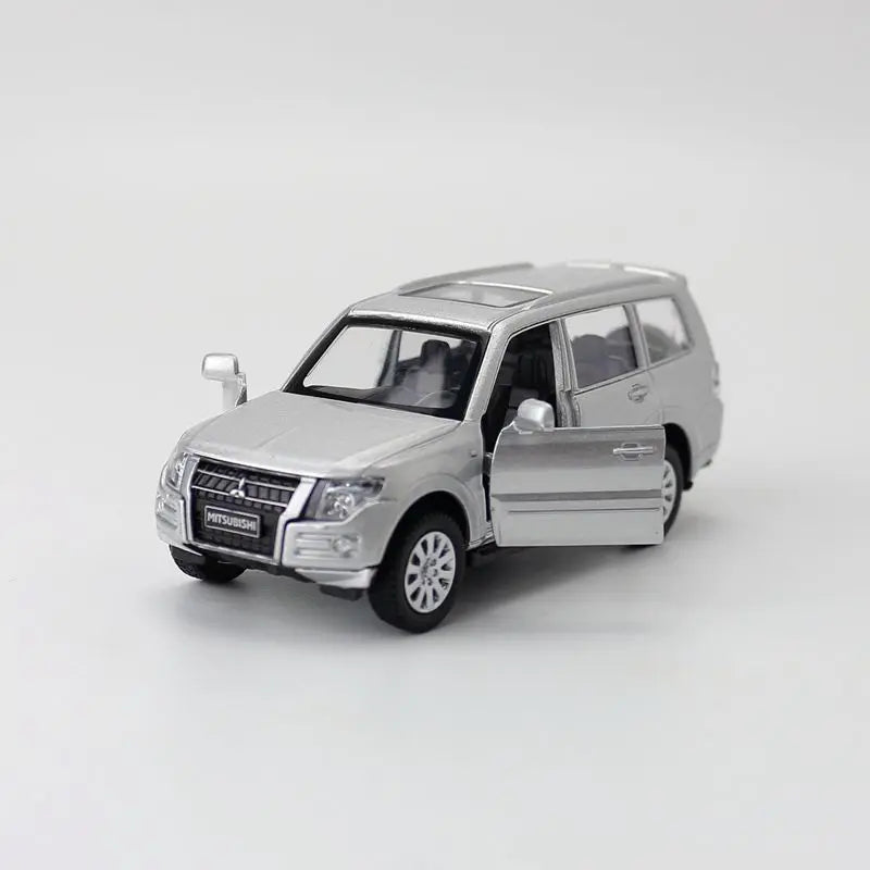 Caipo 1:43 PAJERO Alloy Diecast Model نموذج سيارة مستبيشي باجيرو