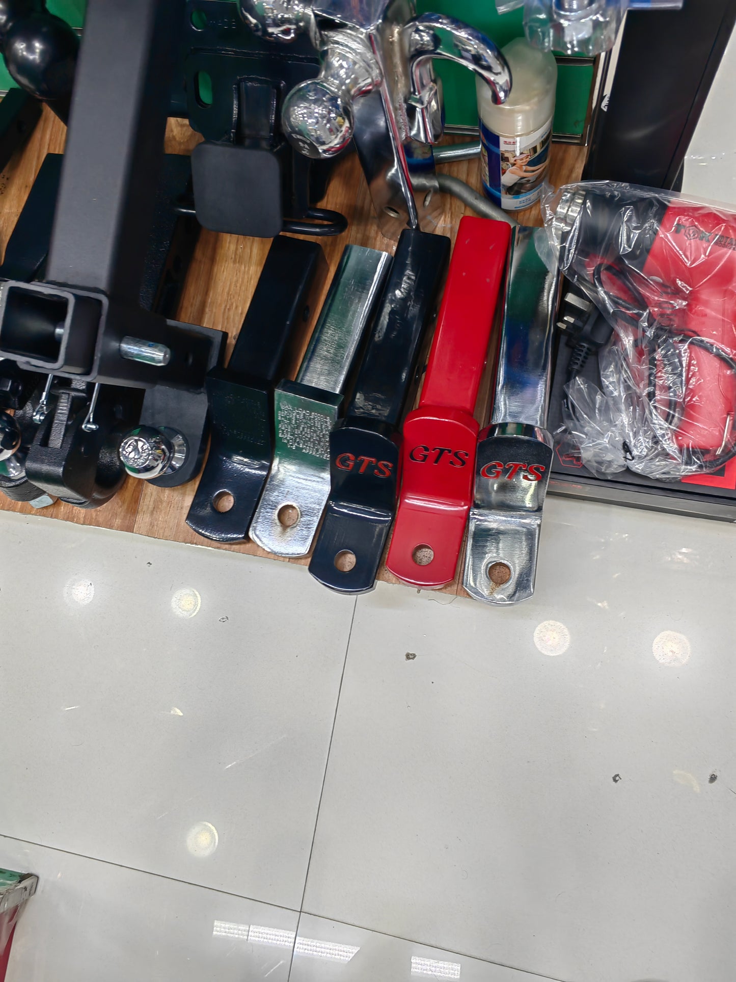 Toyota Land Cruiser Compatible Hook - Premium Accessories for Your Land Cruiser خطاف متوافق مع تويوتا لاند كروزر - ملحقات مميزة لسيارتك لاند كروزر