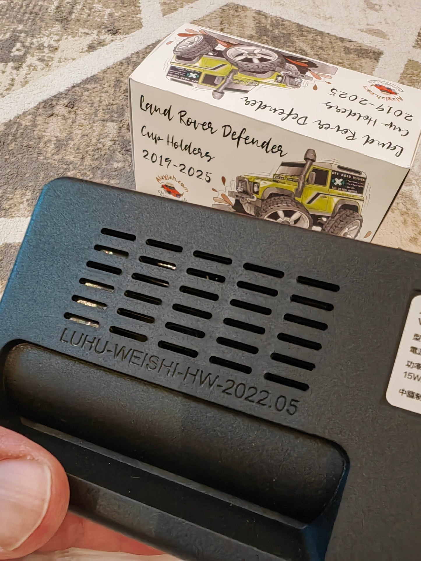 ضمان لمدة سنة واحدة صندوق تخزين حامل شاحن سيارة لاسلكي - متوافق مع LR Defender 90/110 2D/4D (2020+)One year warranty Wireless Car Charger Mount Storage Box – Compatible with LR Defender 90/110 2D/4D (2020+),10500130