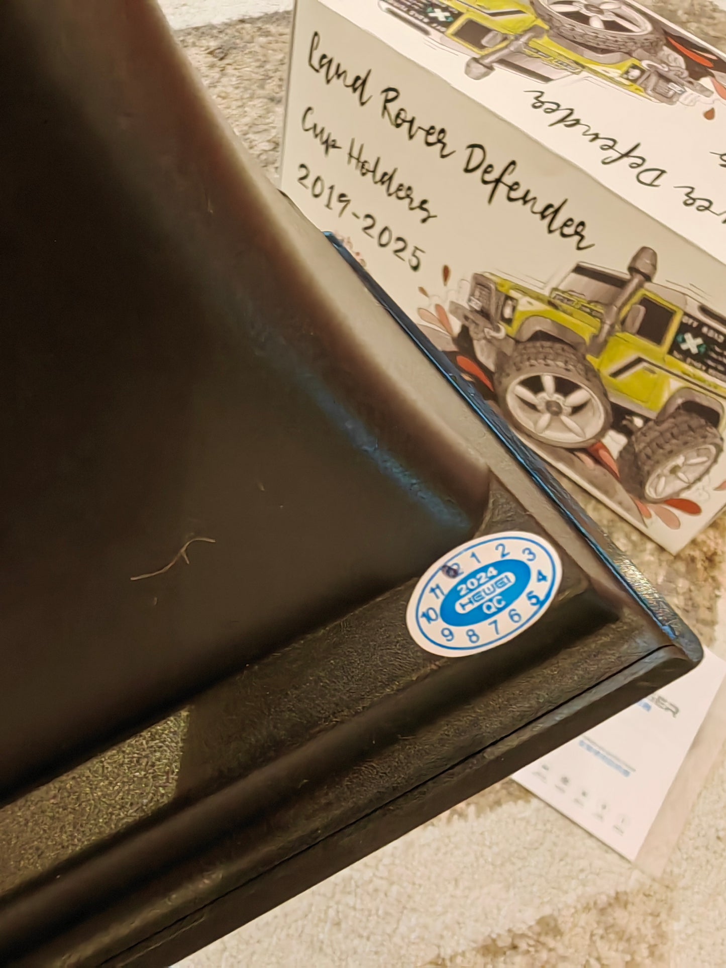 ضمان لمدة سنة واحدة صندوق تخزين حامل شاحن سيارة لاسلكي - متوافق مع LR Defender 90/110 2D/4D (2020+)One year warranty Wireless Car Charger Mount Storage Box – Compatible with LR Defender 90/110 2D/4D (2020+),10500130