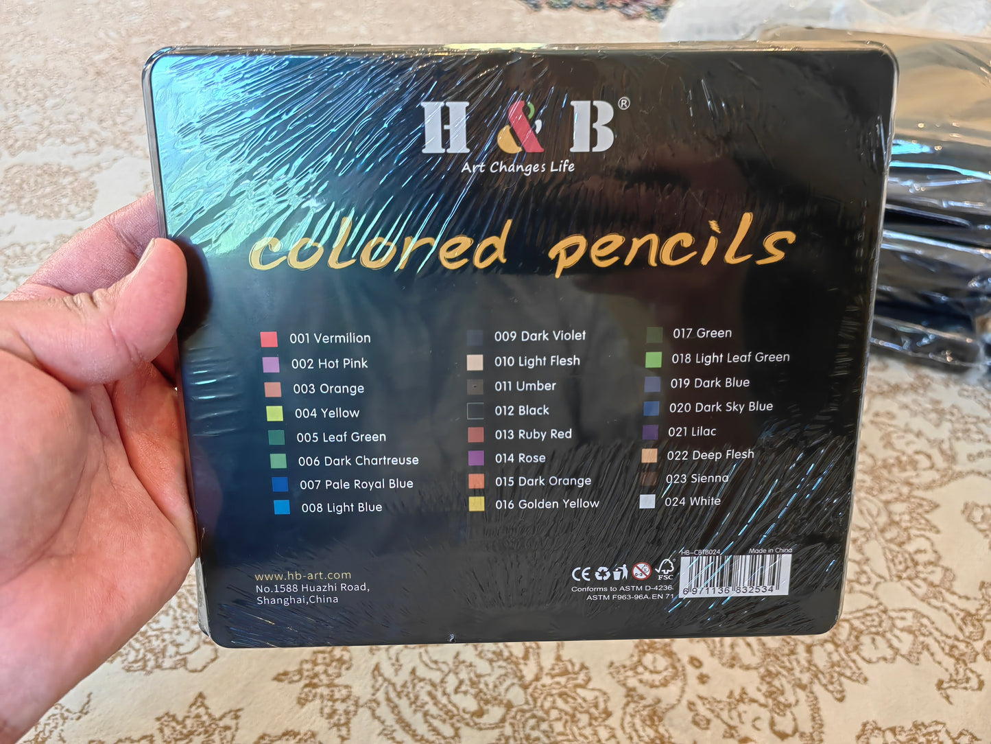 أقلام تلوين خشبية 24 لون في علبة معدنية – أقلام تلوين فنية احترافية Professional Color Wooden Pencil Set in Tin Box – Premium Artist Colored Pencils