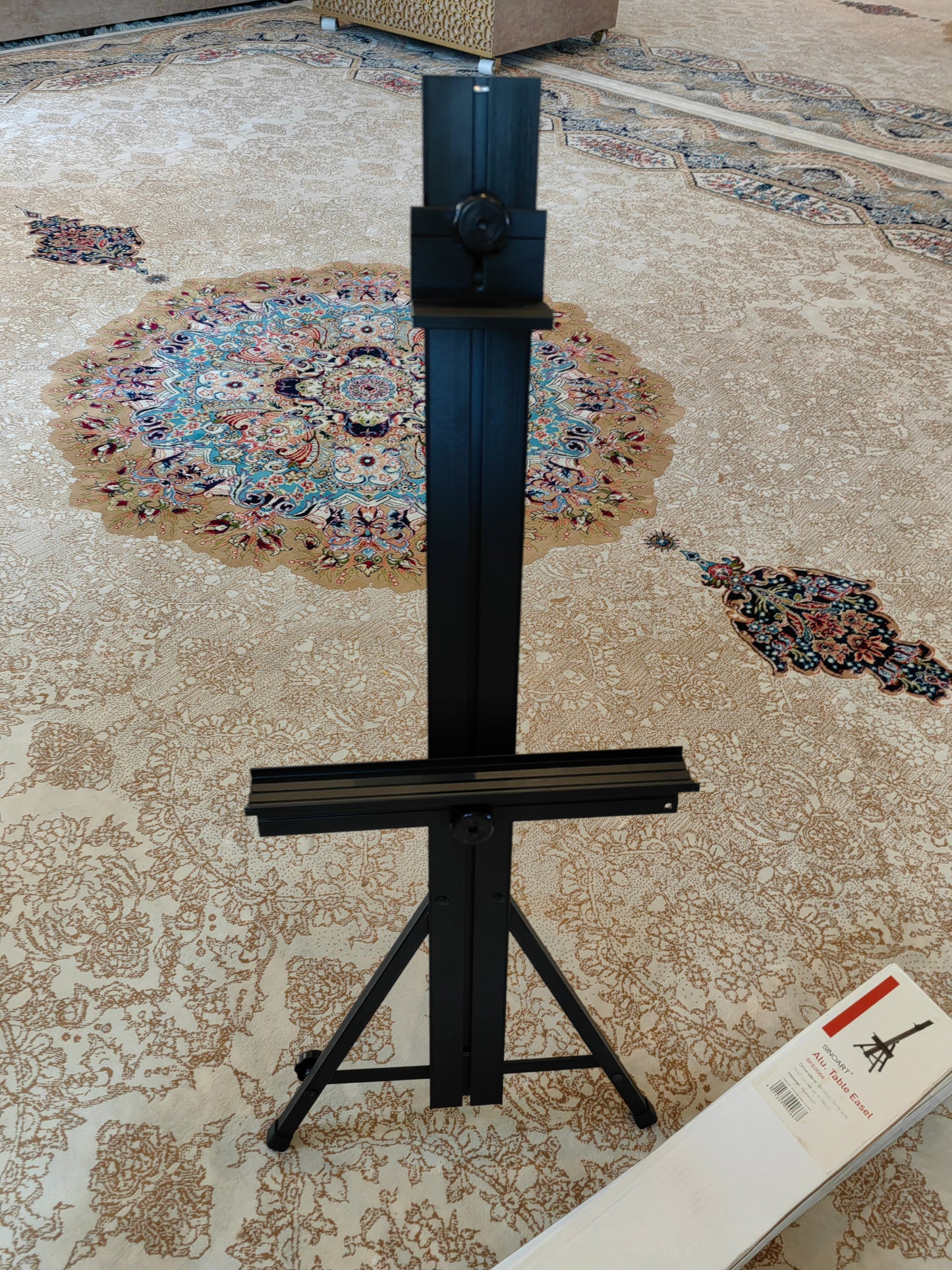 Alayjah, Painting Canvas Holder, 1 Pc , Black Aluminum Foldable Table Easel Stand for Children & Artists, Portable Art Display Toolألَيْجا، حامل لوحات رسم، قطعة واحدة، حامل طاولة أسود من الألمنيوم قابل للطي للأطفال والفنانين، أداة عرض فنية محمولة