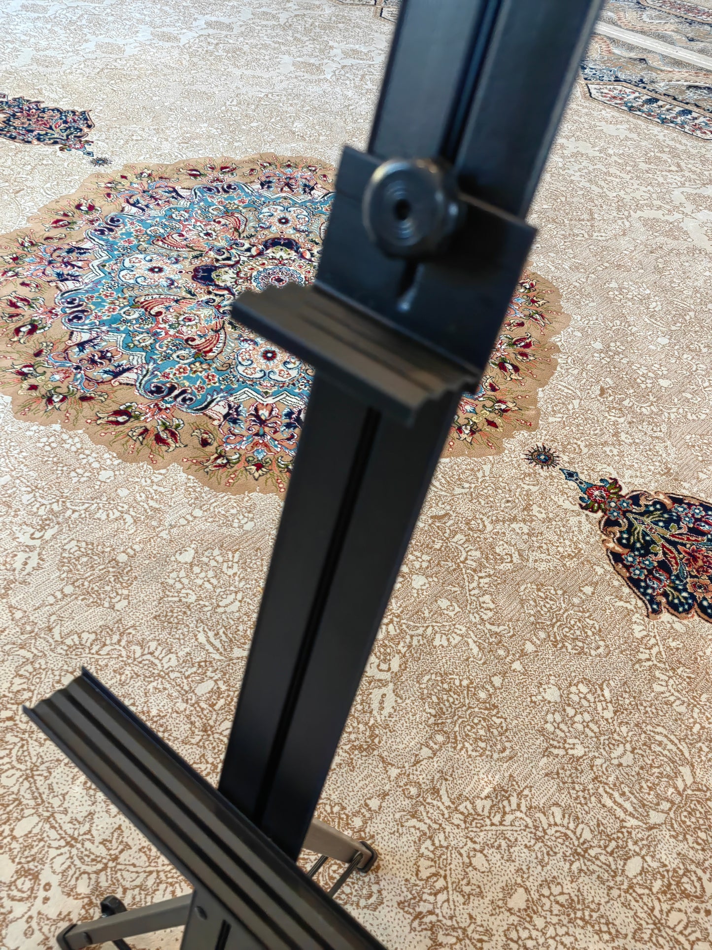 Alayjah, Painting Canvas Holder, 1 Pc , Black Aluminum Foldable Table Easel Stand for Children & Artists, Portable Art Display Toolألَيْجا، حامل لوحات رسم، قطعة واحدة، حامل طاولة أسود من الألمنيوم قابل للطي للأطفال والفنانين، أداة عرض فنية محمولة