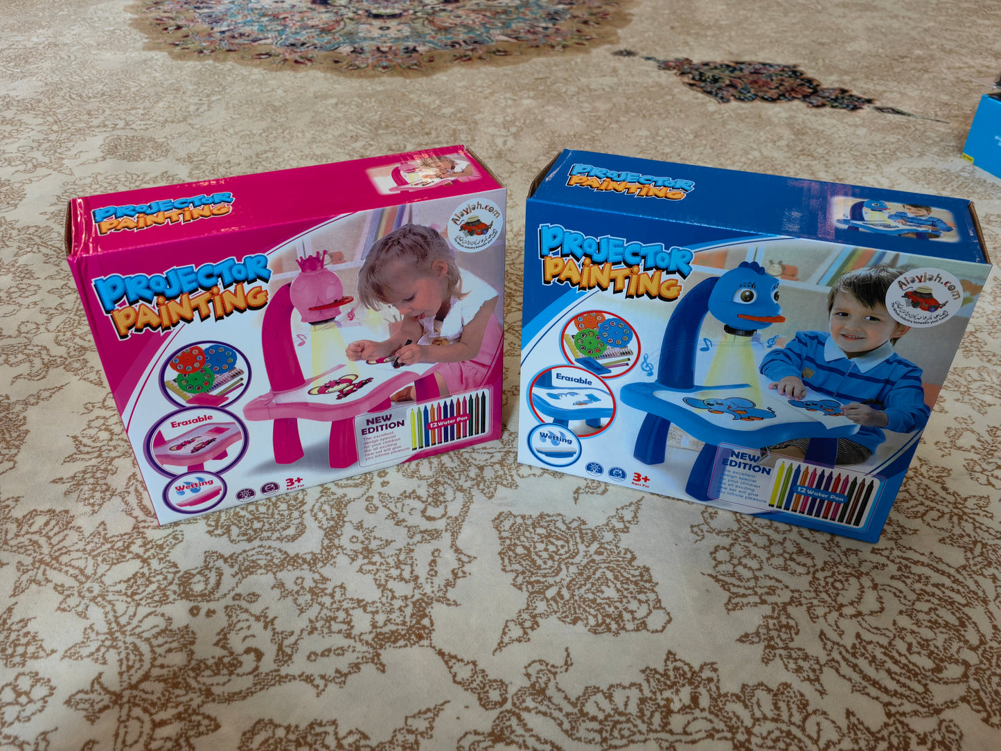 Alayjah LED Projector Art Table Toy – Kids Drawing & Painting Desk, Educational Learning, 1 Pc ألَيْجا طاولة عرض رسم LED – مكتب رسم وتلوين للأطفال، تعليمي وتعلمي، قطعة واحدة