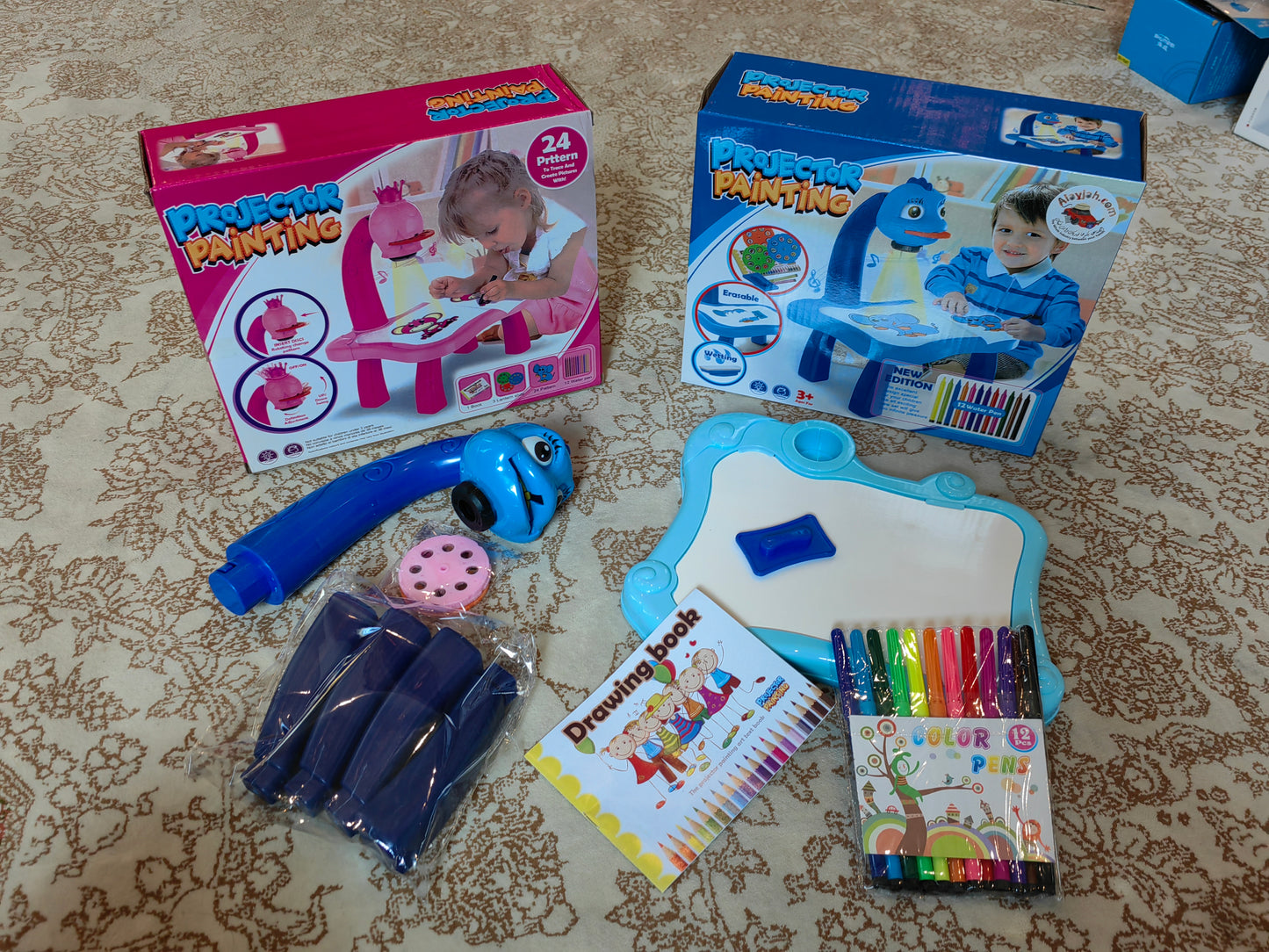 Alayjah LED Projector Art Table Toy – Kids Drawing & Painting Desk, Educational Learning, 1 Pc ألَيْجا طاولة عرض رسم LED – مكتب رسم وتلوين للأطفال، تعليمي وتعلمي، قطعة واحدة