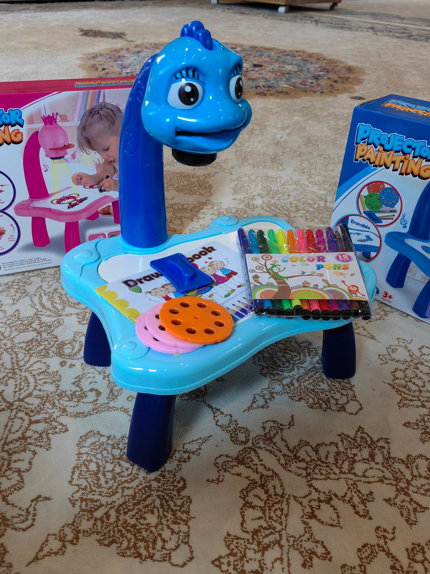 Alayjah LED Projector Art Table Toy – Kids Drawing & Painting Desk, Educational Learning, 1 Pc ألَيْجا طاولة عرض رسم LED – مكتب رسم وتلوين للأطفال، تعليمي وتعلمي، قطعة واحدة