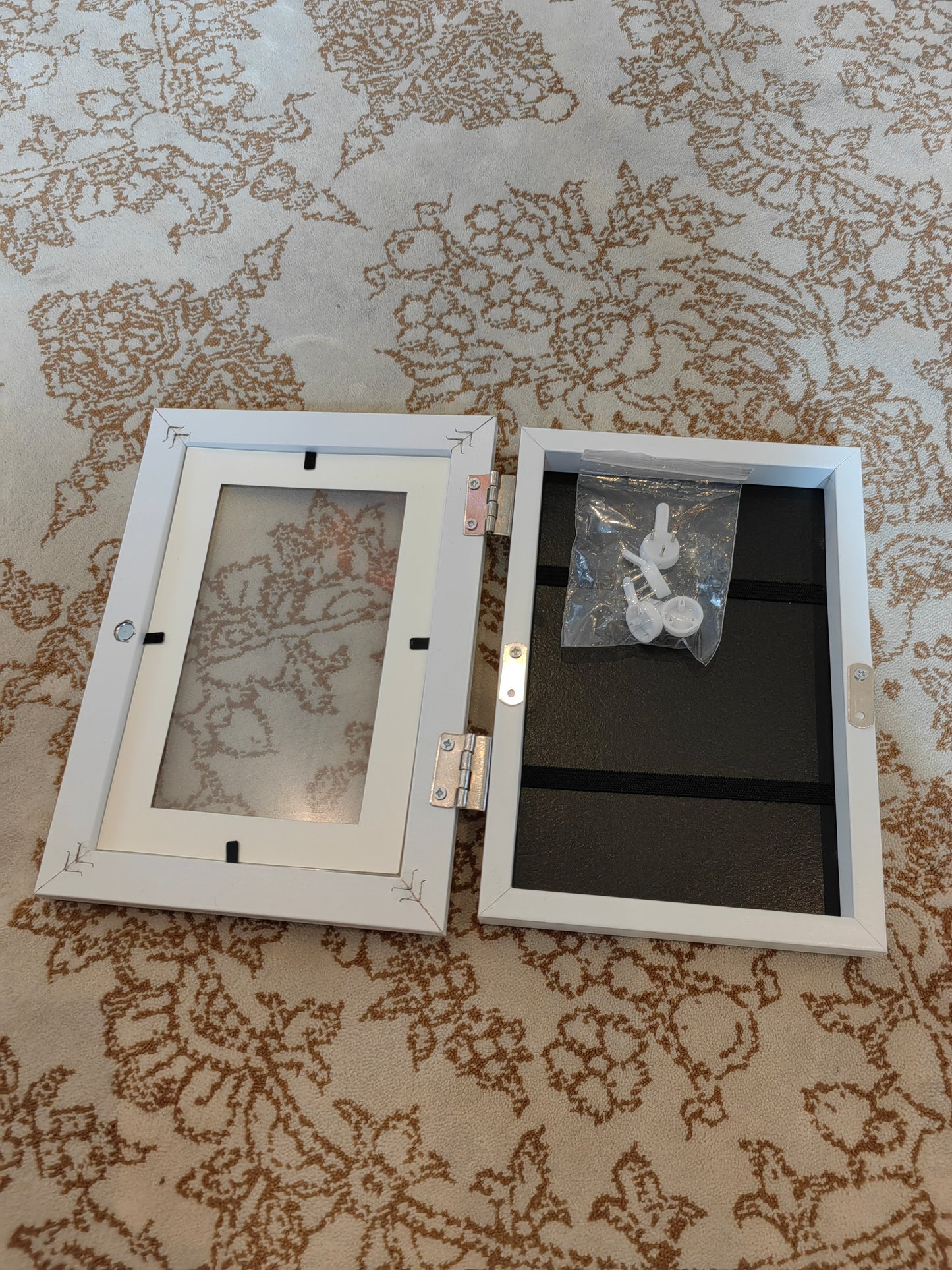 Alayjah, A5 White Photo Frame, 1 Piece,Wooden Frame, Long-Lasting & Stylish Design for Home & Office Décor ألَيْجا، إطار صور أبيض مقاس A5، قطعة واحدة، إطار خشبي، متين بتصميم أنيق للديكور المنزلي والمكتبي