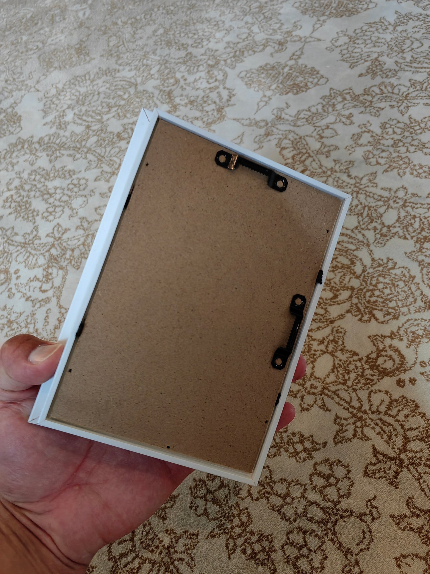 Alayjah, A5 White Photo Frame, 1 Piece,Wooden Frame, Long-Lasting & Stylish Design for Home & Office Décor ألَيْجا، إطار صور أبيض مقاس A5، قطعة واحدة، إطار خشبي، متين بتصميم أنيق للديكور المنزلي والمكتبي