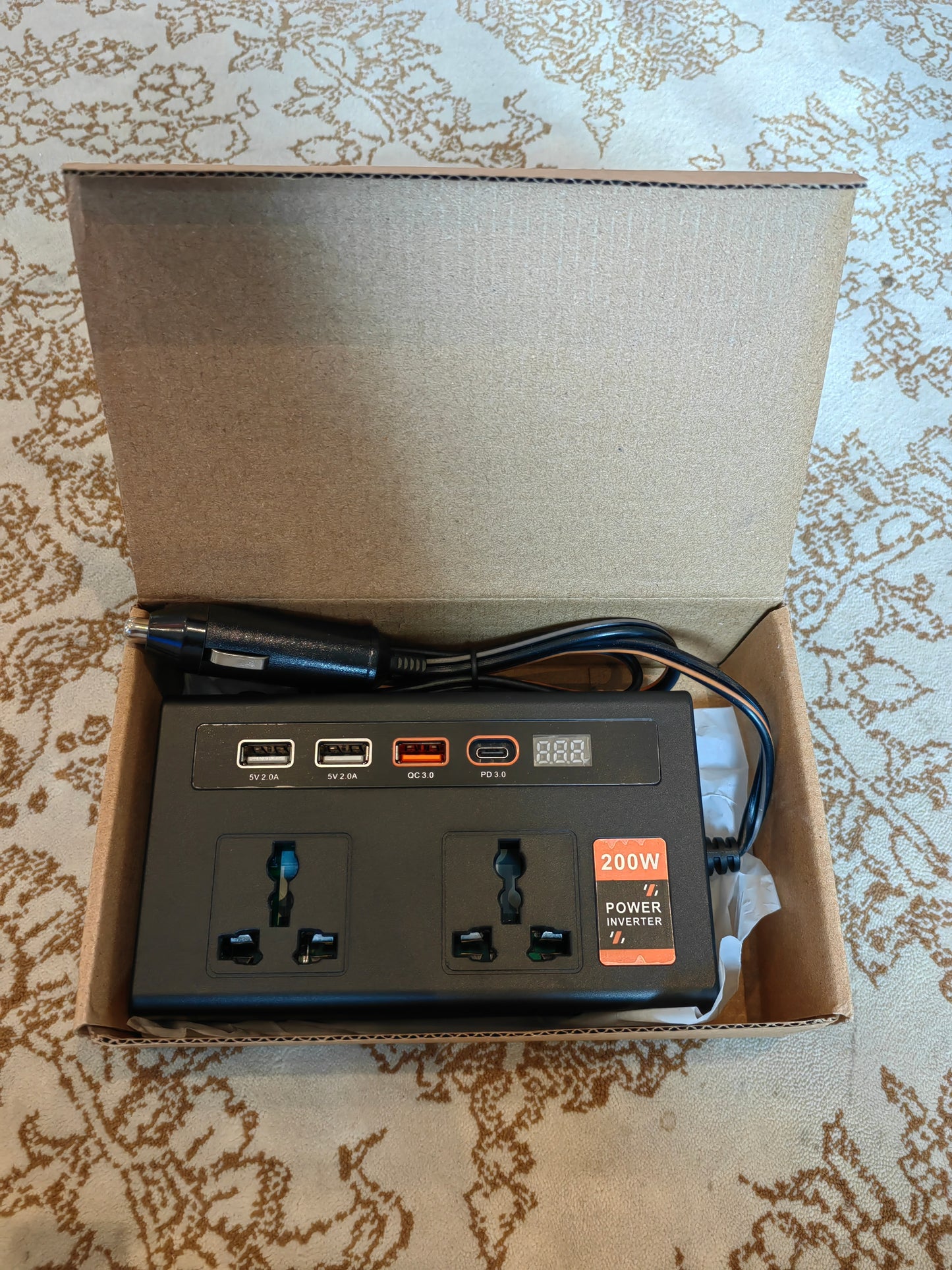 200W Power Inverter DC 12V to 110V with 4-Port USB Car Adapter – Includes PD & QC3.0 Fast Charging عاكس طاقة 200 واط من 12V DC إلى 110V مع شاحن سيارة بـ 4 منافذ USB – يدعم الشحن السريع PD وQC3.0