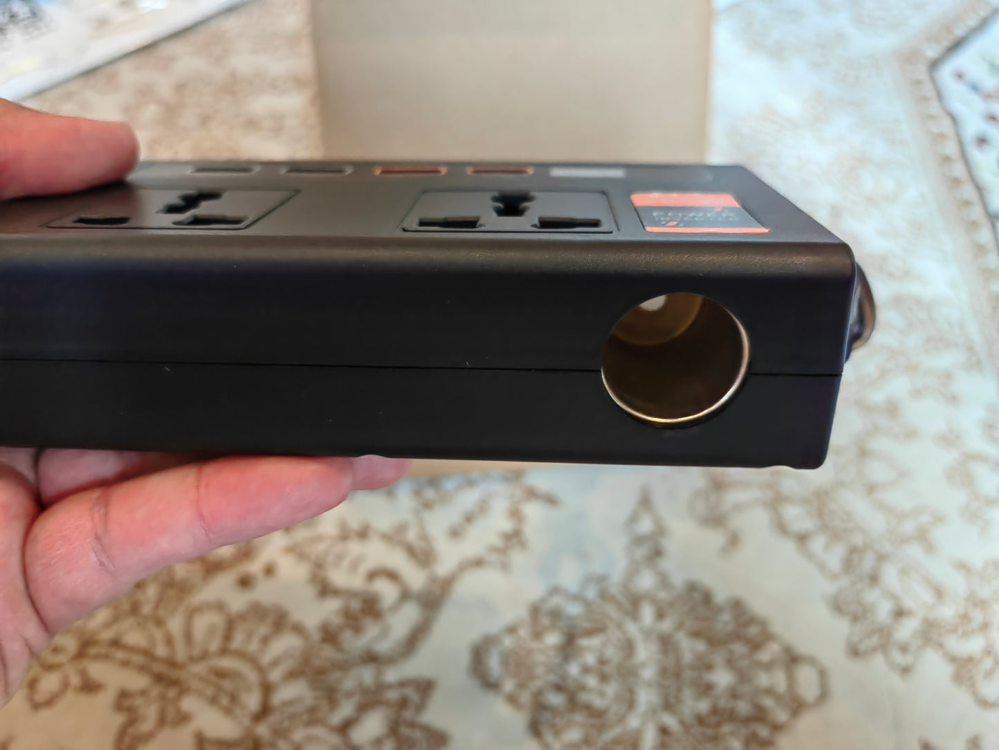 200W Power Inverter DC 12V to 110V with 4-Port USB Car Adapter – Includes PD & QC3.0 Fast Charging عاكس طاقة 200 واط من 12V DC إلى 110V مع شاحن سيارة بـ 4 منافذ USB – يدعم الشحن السريع PD وQC3.0