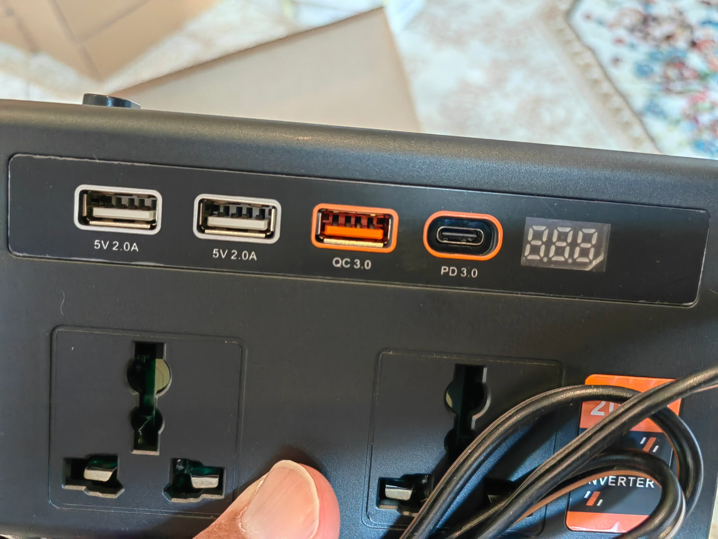 200W Power Inverter DC 12V to 110V with 4-Port USB Car Adapter – Includes PD & QC3.0 Fast Charging عاكس طاقة 200 واط من 12V DC إلى 110V مع شاحن سيارة بـ 4 منافذ USB – يدعم الشحن السريع PD وQC3.0