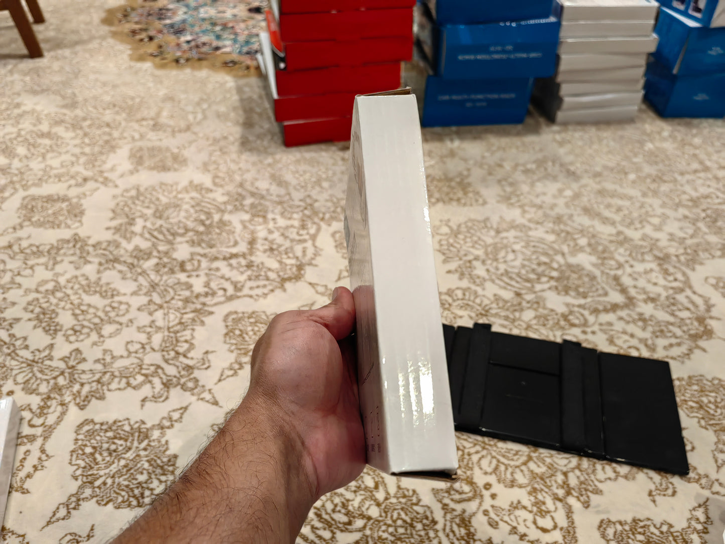 Universal 3-Way Foldable Car Vanity Mirror – Premium Trifold Interior Accessory for Sun Visor, Sunshade & On-the-Go Makeup  مرآة زينة ثلاثية قابلة للطي للسيارة – إكسسوار داخلي فاخر للواقي الشمسي وظلال الشمس وتطبيق المكياج أثناء التنقل