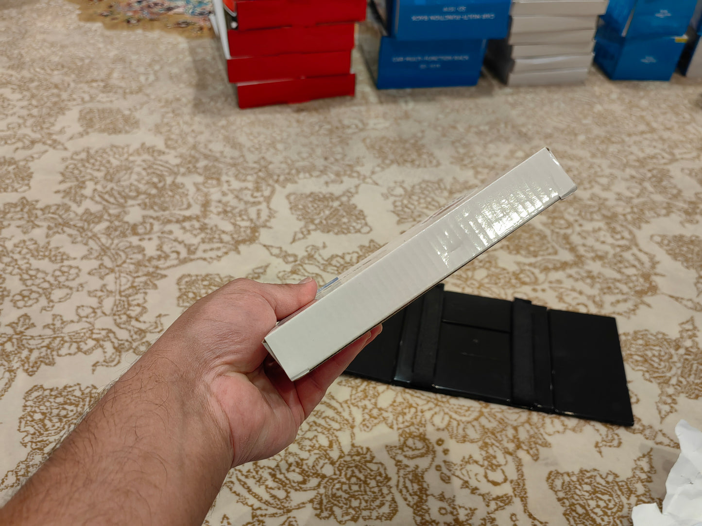 Universal 3-Way Foldable Car Vanity Mirror – Premium Trifold Interior Accessory for Sun Visor, Sunshade & On-the-Go Makeup  مرآة زينة ثلاثية قابلة للطي للسيارة – إكسسوار داخلي فاخر للواقي الشمسي وظلال الشمس وتطبيق المكياج أثناء التنقل