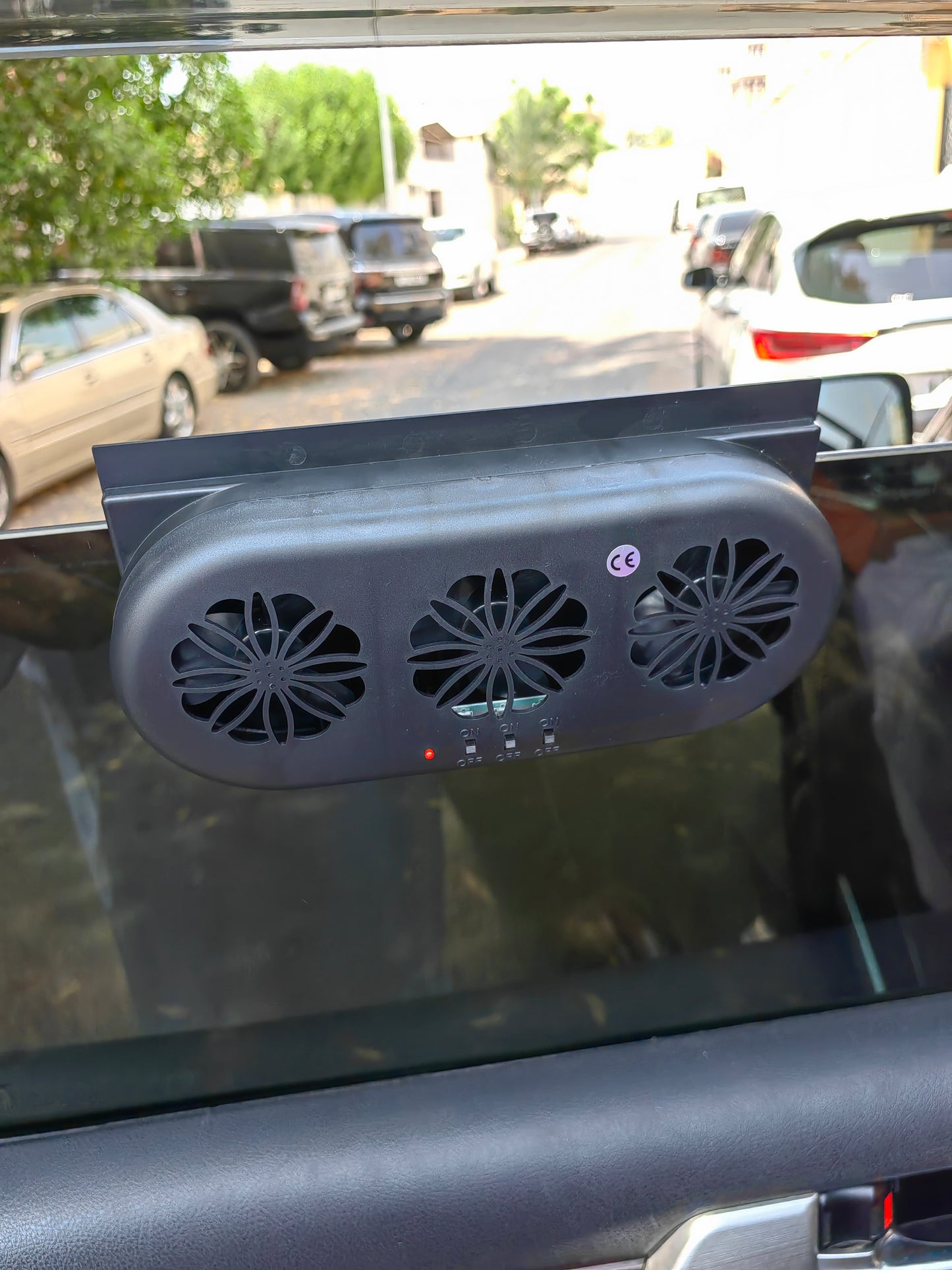 Alayjah, Solar Car Exhaust Fan, 1 Pc, Dual USB/Solar, 3-Speed Vent, Easy Install, Keeps SUV/Truck Cool ألايجاه، مروحة عادم شمسية للسيارة، USB مزدوج، 3 سرعات، سهلة التركيب، تبريد SUV/شاحنة