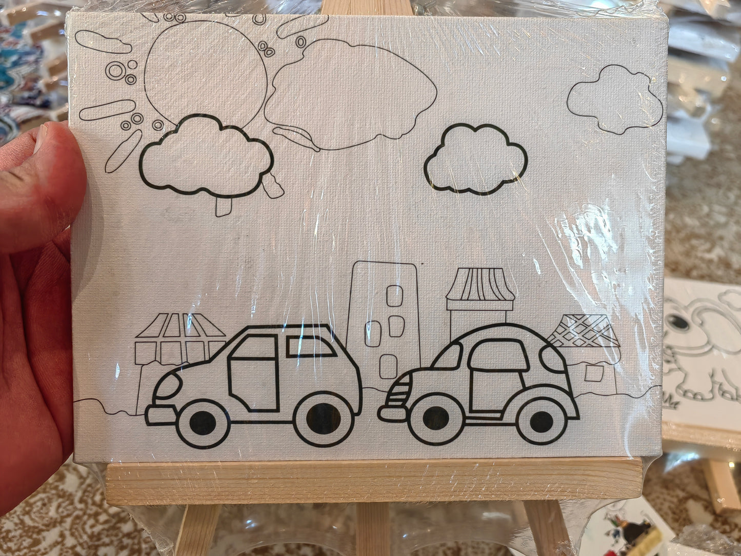 Alayjah, Kids' Easel & Pre-Printed Canvas , 1 Piece, 8 Fun Designs for Creative Painting, Easy & Mess-Free Art   20100100حامل ولوحات قماش مرسومة مسبقًا للأطفال، قطعة واحدة، 8 تصاميم ممتعة للرسم الإبداعي، نشاط فني سهل ونظيف