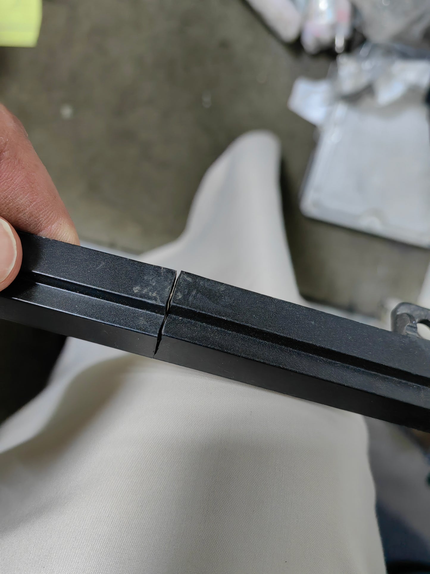 Dash Radio Climate Control Switch Trim Lr3v-18e245-bc Ford Mustang Shelby Gt500 Console with Screen and Multimedia Device