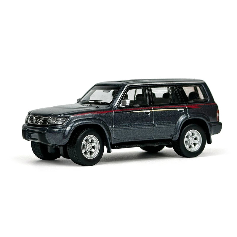 1:64 Scale Nissan Patrol 1998 Y61 Car Model .نموذج سيارة نيسان باترول 1998 Y61 بمقياس 1:64