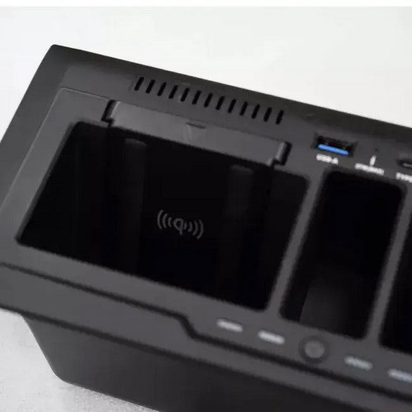 ضمان لمدة سنة واحدة صندوق تخزين حامل شاحن سيارة لاسلكي - متوافق مع LR Defender 90/110 2D/4D (2020+)One year warranty Wireless Car Charger Mount Storage Box – Compatible with LR Defender 90/110 2D/4D (2020+),10500130