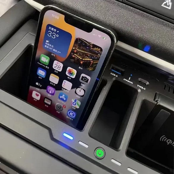 ضمان لمدة سنة واحدة صندوق تخزين حامل شاحن سيارة لاسلكي - متوافق مع LR Defender 90/110 2D/4D (2020+)One year warranty Wireless Car Charger Mount Storage Box – Compatible with LR Defender 90/110 2D/4D (2020+),10500130