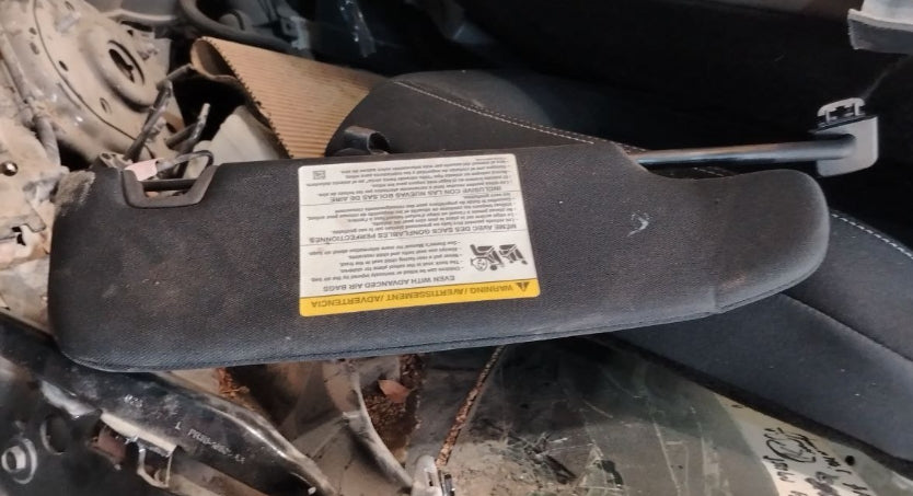 Used Ford Mustang 2024 Coupe Sun Visors – Pair, زوج واقيات شمس مستعملة لفورد موستانج كوبيه 2024